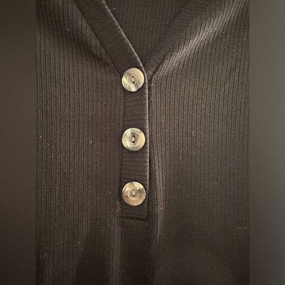 Three button Bodysuit - Picture 2 of 6